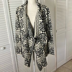 Papaya open sweater in cream and black size S/M‎ great condition soft